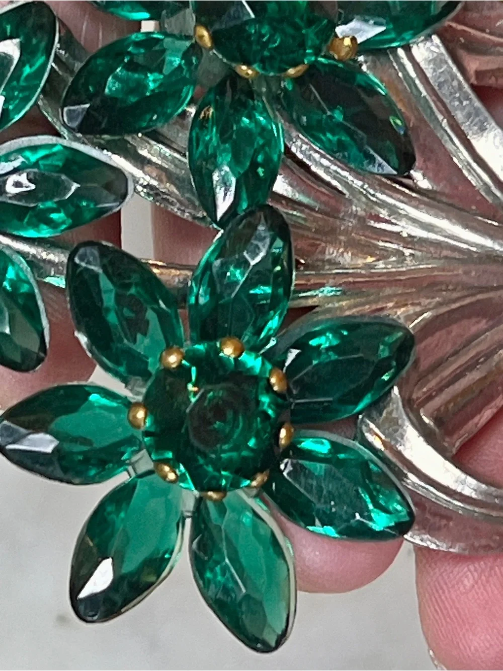 Vintage Green  Acrylic prong set stone floral spray brooch 3.5